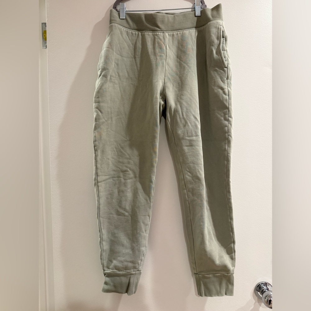 Aritizia TNA light green jogger sweatpants size M